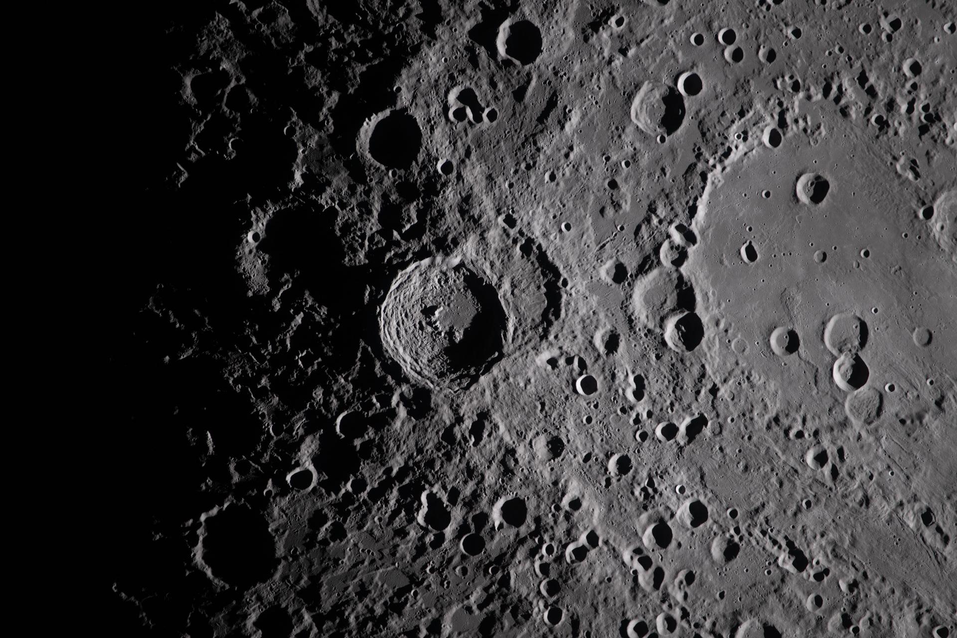 lunar terminator between light and dark sides