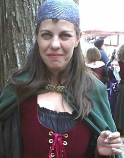 Katrena Geisel in Renfair garb